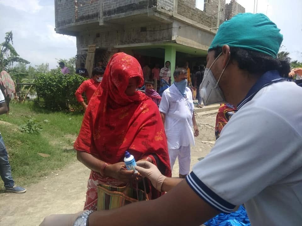 Distribution At Nandakumarpur After Flood, 2020, photo 25