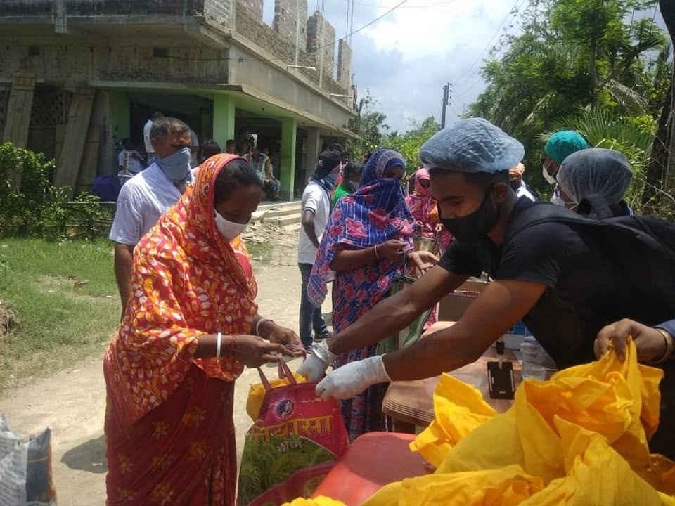 Distribution At Nandakumarpur After Flood, 2020, photo 26